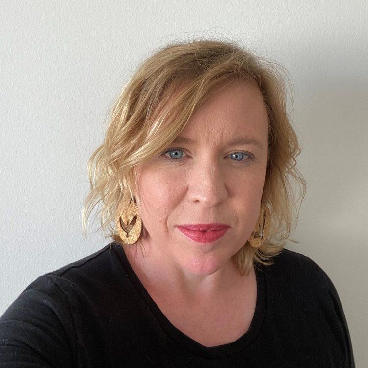 Amy Crookes Headshot